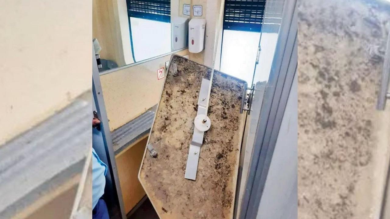 Mumbai: Toilet roof of brand new Deccan Queen train collapses