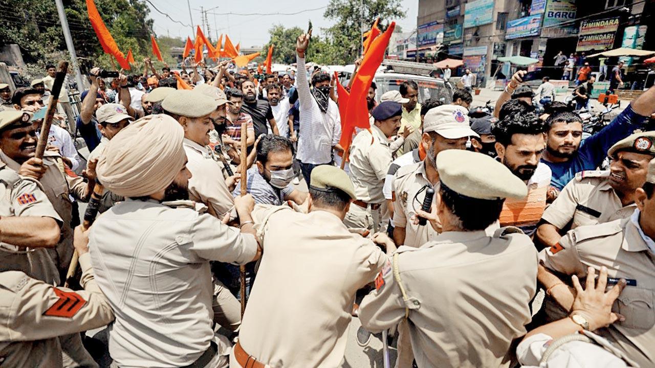 ‘Do not fall into the  communal trap': Activists on roadmap for peace in Mumbai