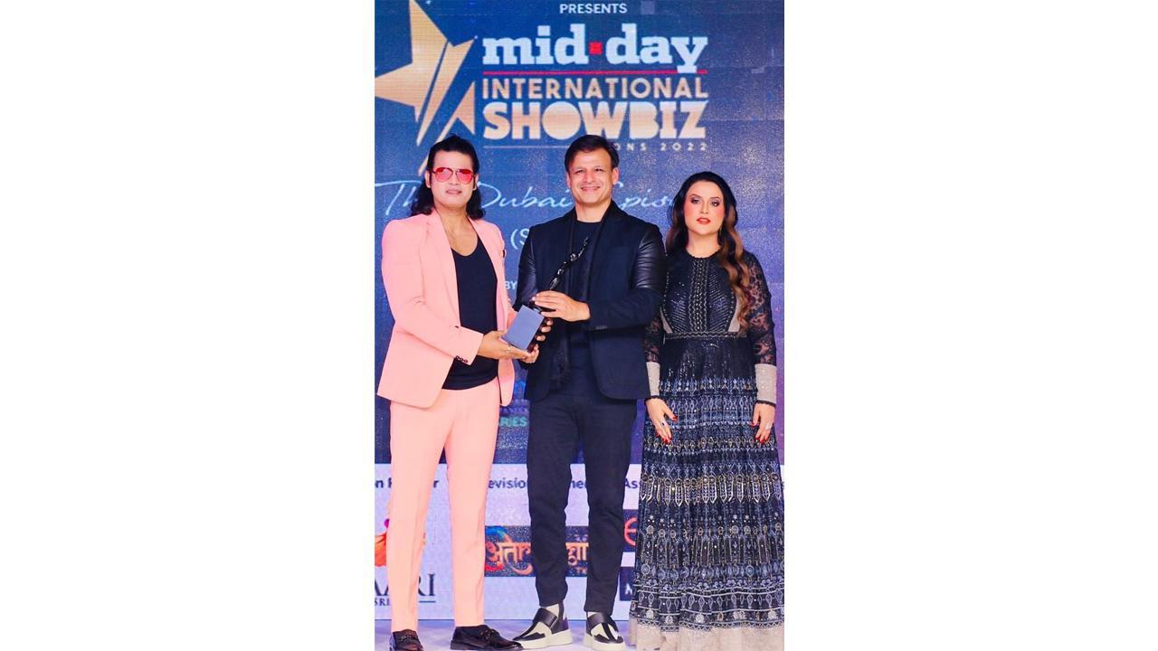 Mukesh J Bharti won Midday International Showbiz Icon Award 2022 held at Dubai.