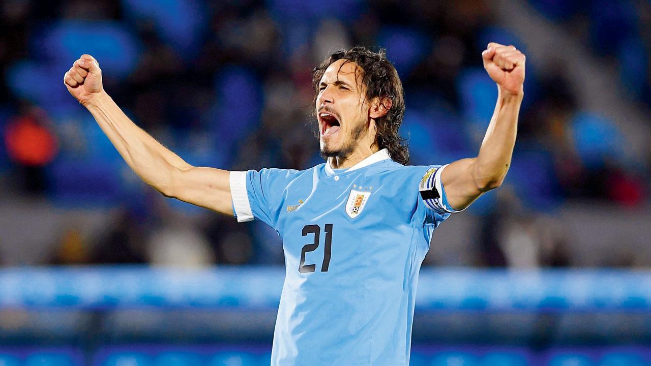 Brace from Edinson Cavani helps Uruguay rout Panama 5-0