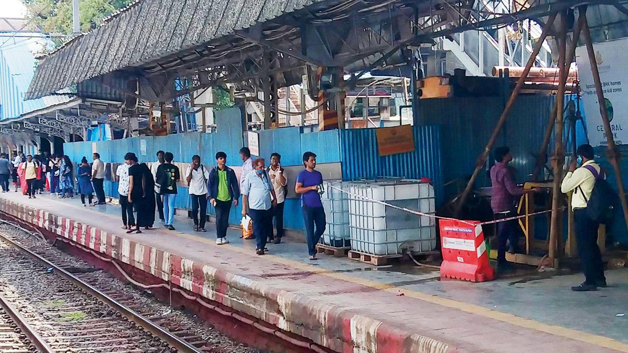 Mumbai: Ghatkopar station upgrade work begins, but commuters call it 'dangerous and life threatening'
