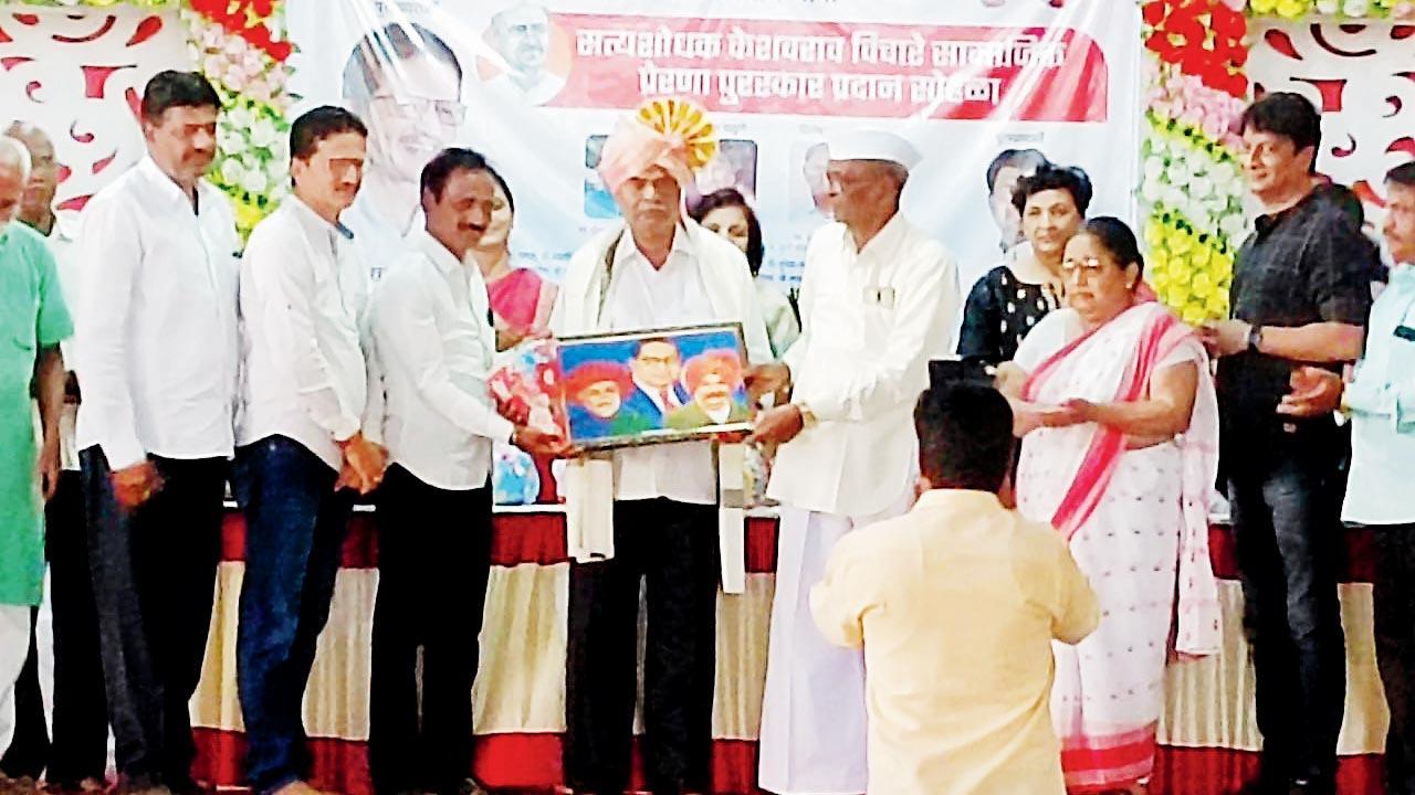 Maharashtra: Gram panchayats that banned widow customs felicitated with award