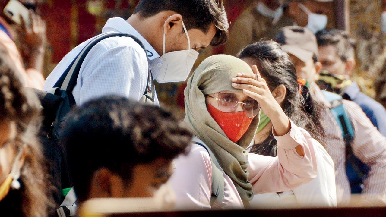 In March, the hottest month according to IMD in over 100 years saw the temperature rise to almost 40°C in Mumbai. Pic/Sayyed Sameer Abedi