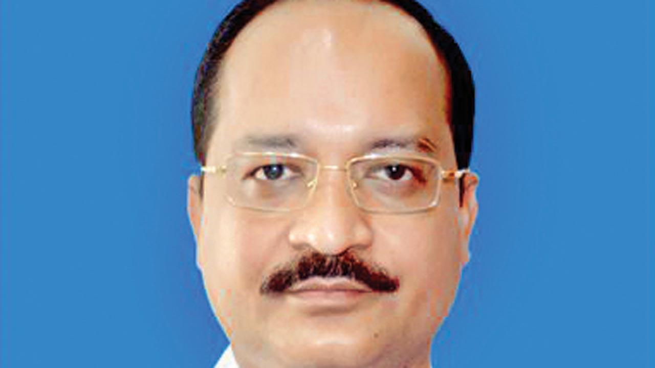 Dr Basudeb Das