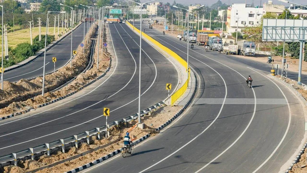 india's nhai enters guinness world record, builds 75km road stretch in 105 hours in maharashtra