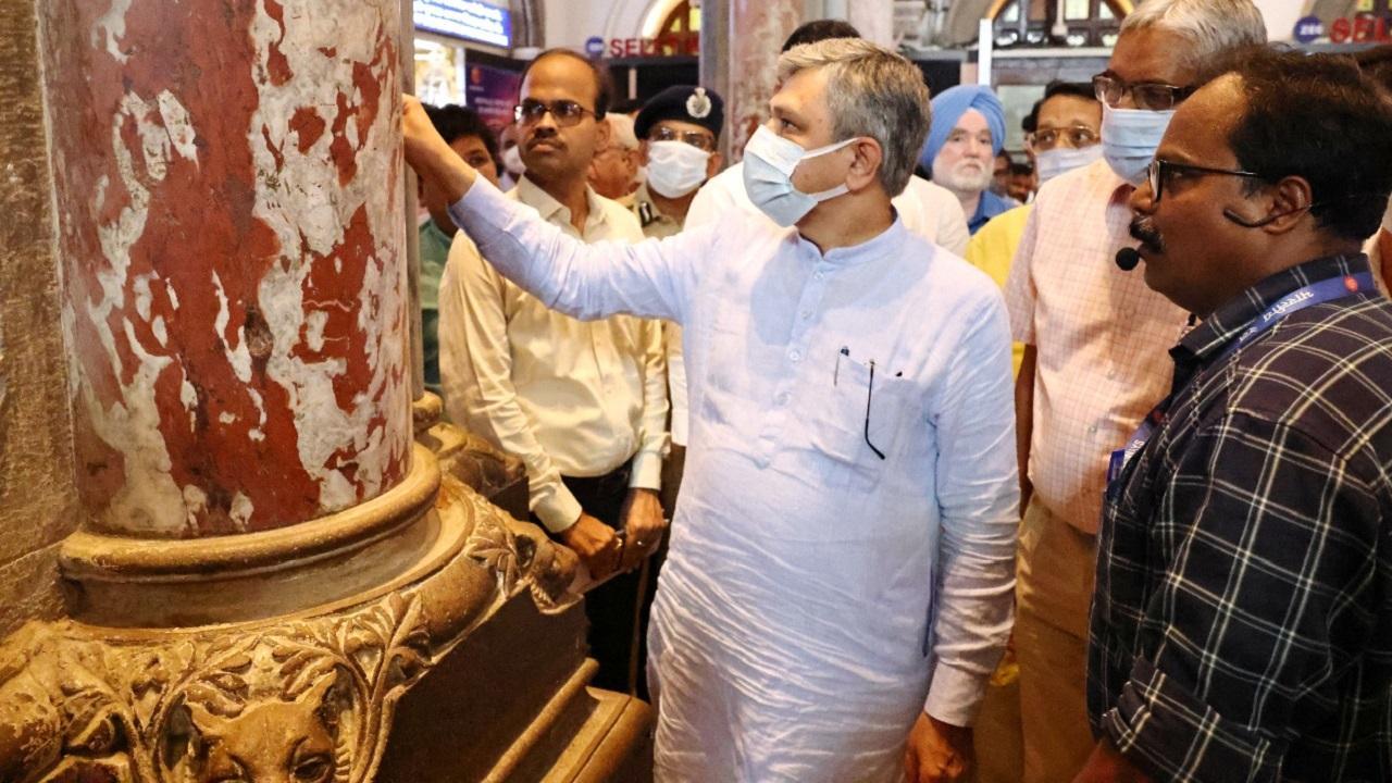 Working on makeover of Mumbai’s AC locals, says railway minister