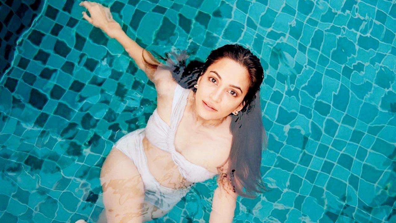 Kriti has become a water baby
