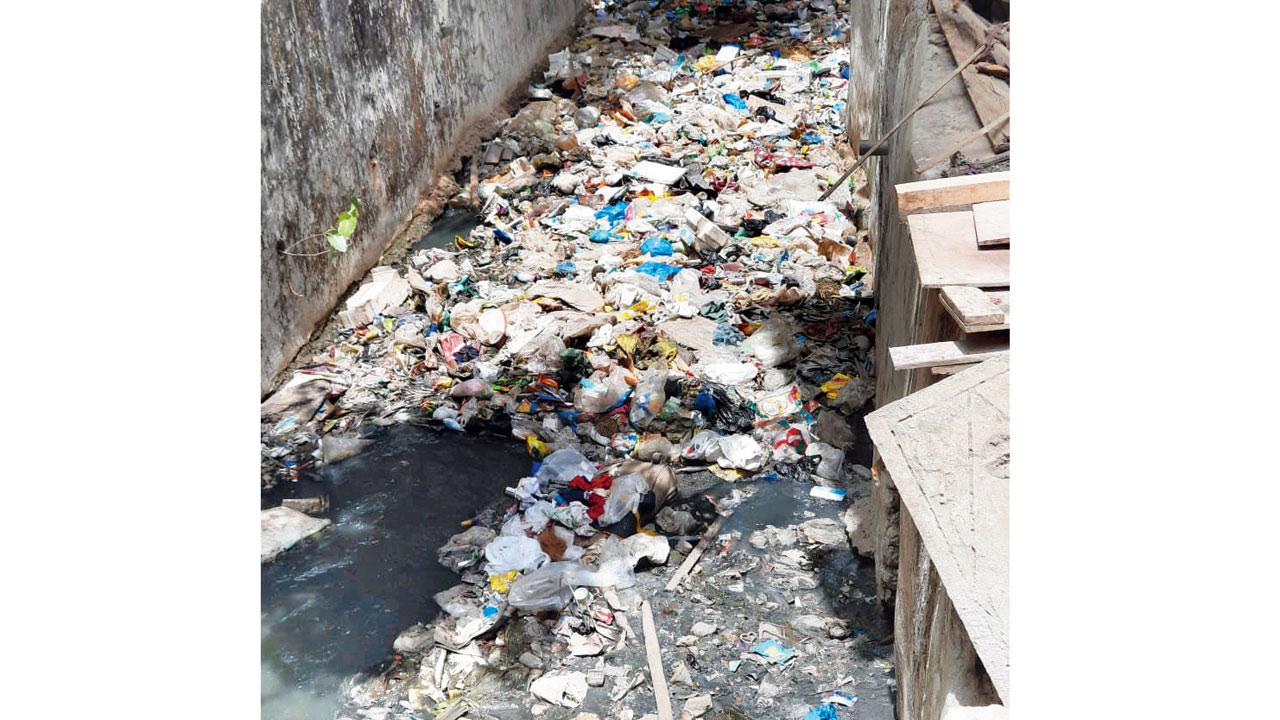 A nullah full of filth at Mulund west