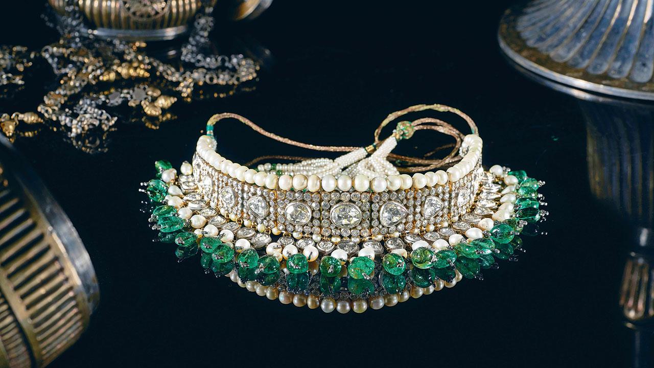 The pearl necklace; a choker from the auction. Pics courtesy/ASTAGURU