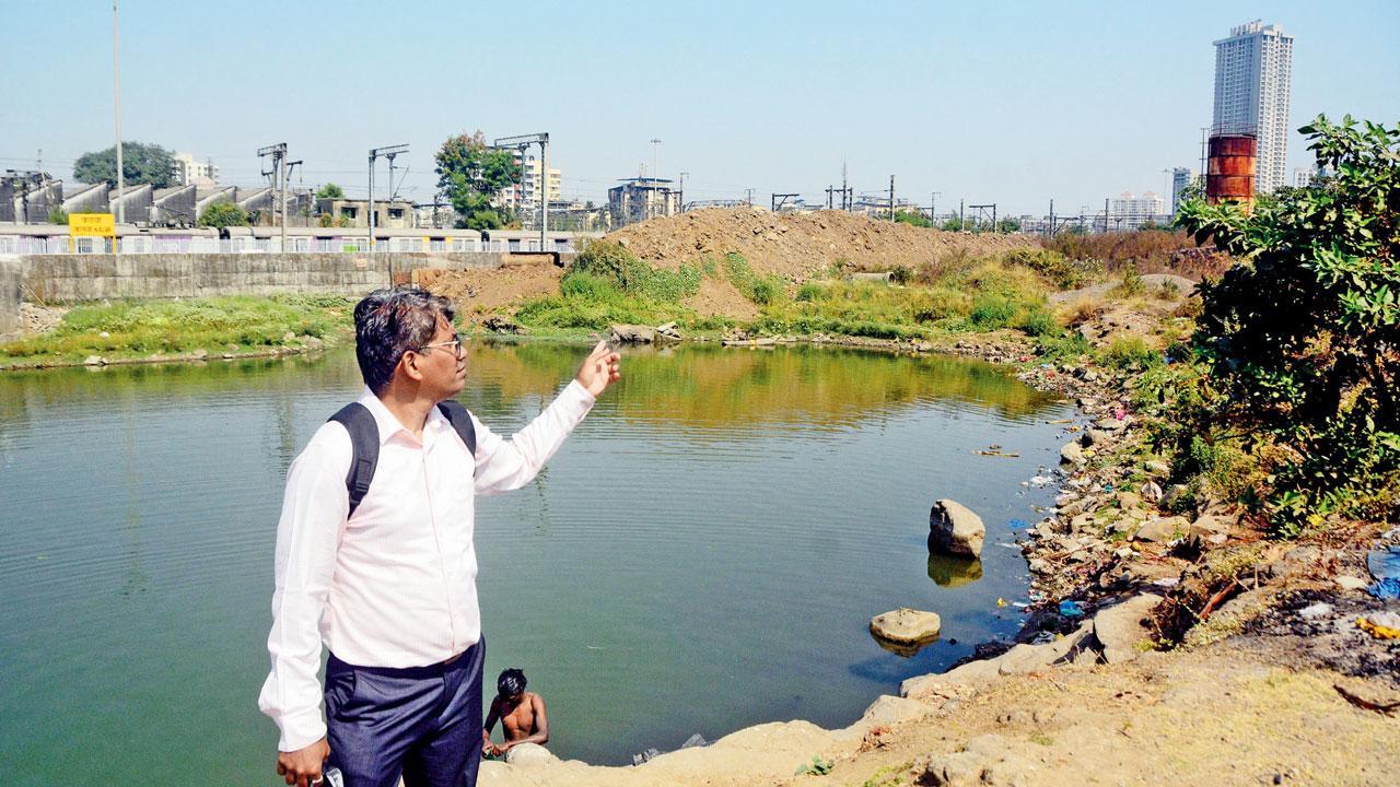 Mumbai: Alleging encroachment of Kalwa lake by railway contractor, locals plan protest