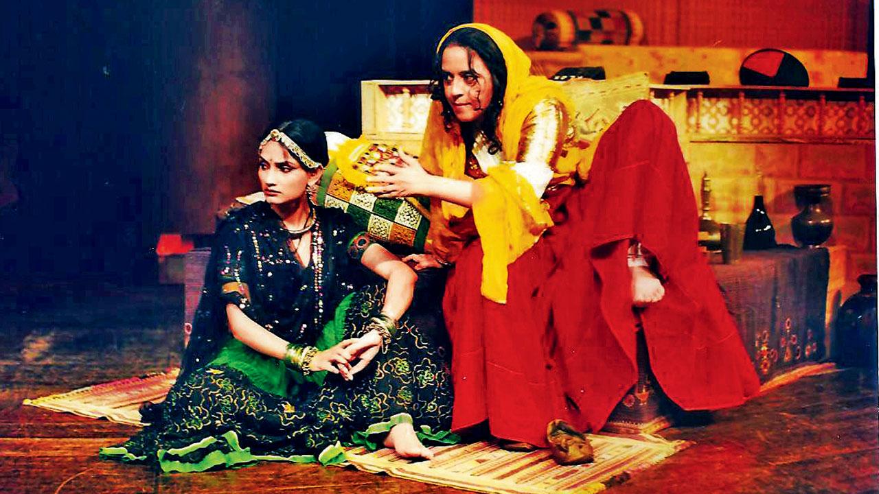 Rajeshwari Sachdev and Ila Arun in Jameela Bai Kalaali