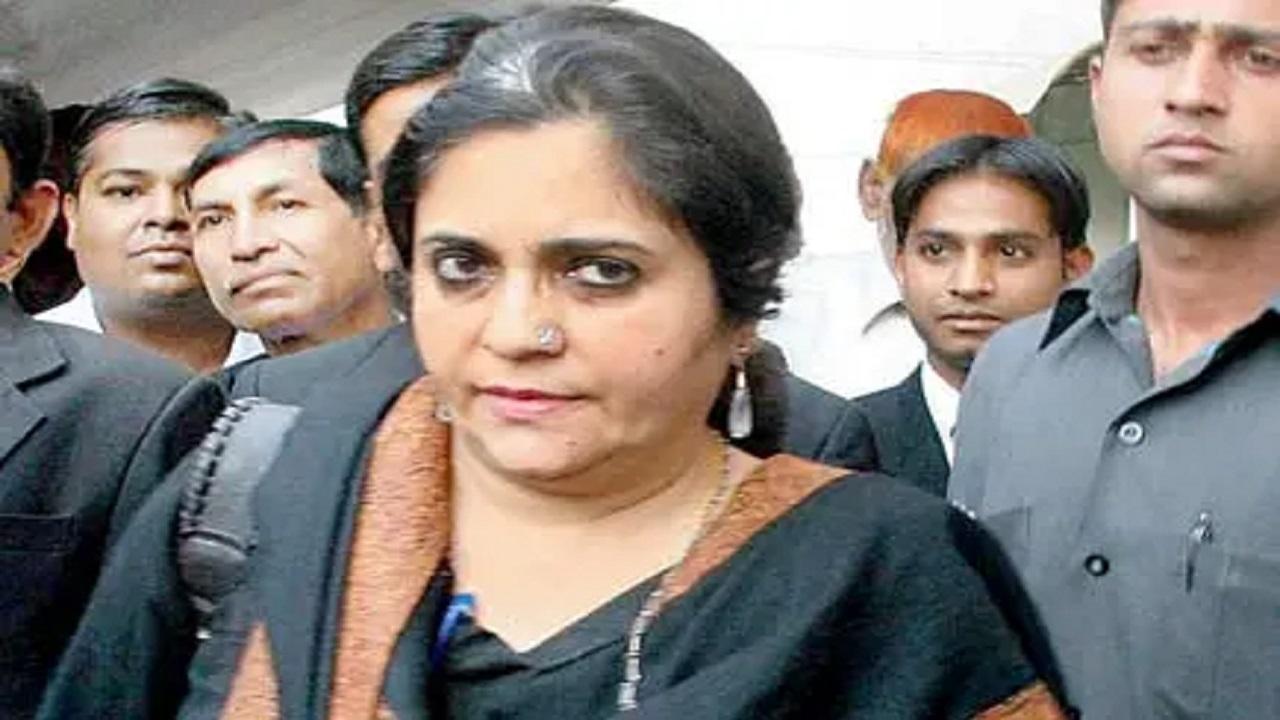 Gujarat ATS detains activist Teesta Setalvad from Mumbai