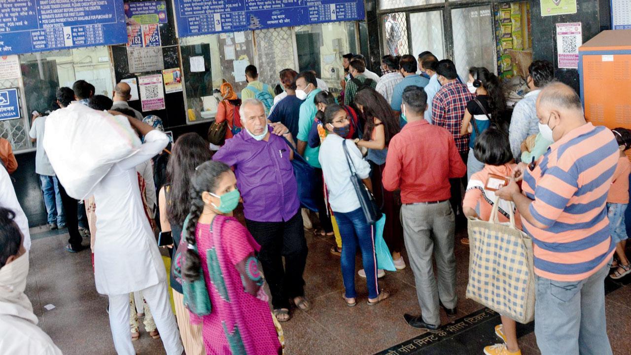Mumbai loves Unreserved Ticketing System mobile app