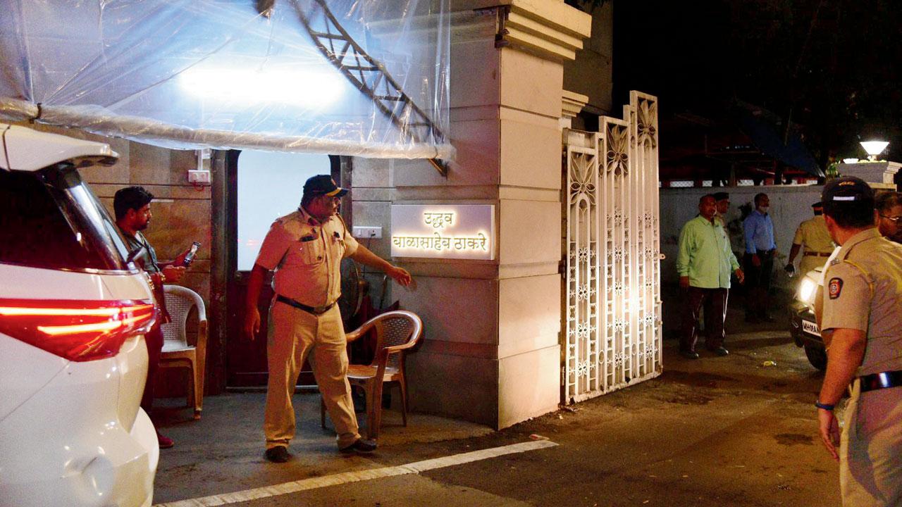 Preparations underway for CM Uddhav Thackeray to move out of his official residence, Varsha, on Wednesday. Pic/Pradeep Dhivar