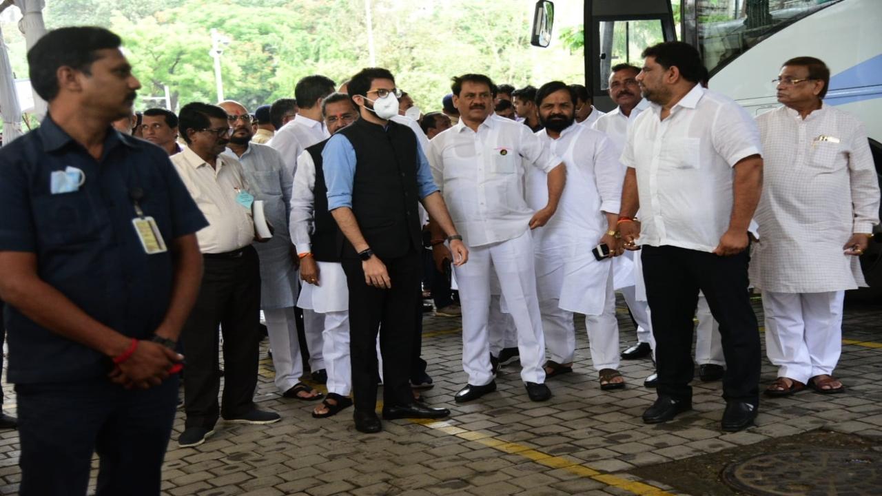 Maharashtra Cabinet minister Aaditya Thackeray also reached Vidhan Bhavan. The polling process began at 9 am in the state Legislature complex and will end at 4 pm. The results will be declared in the evening