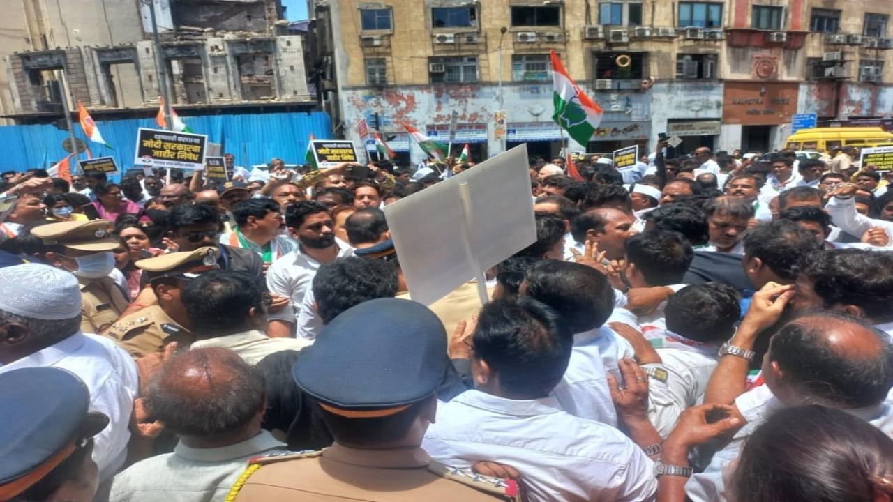 Cong workers protest outside CSMT in Mumbai as Rahul Gandhi appears before ED