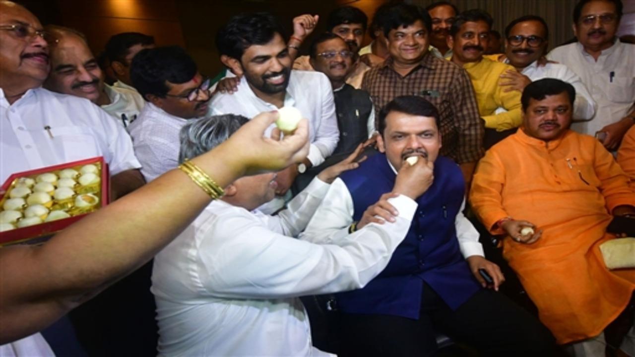 BJP leader Devendra Fadnavis is all set to become CM of Maharashtra for the third time. It is to be noted that BJP is single largest party in the Assembly with 106 MLAs
