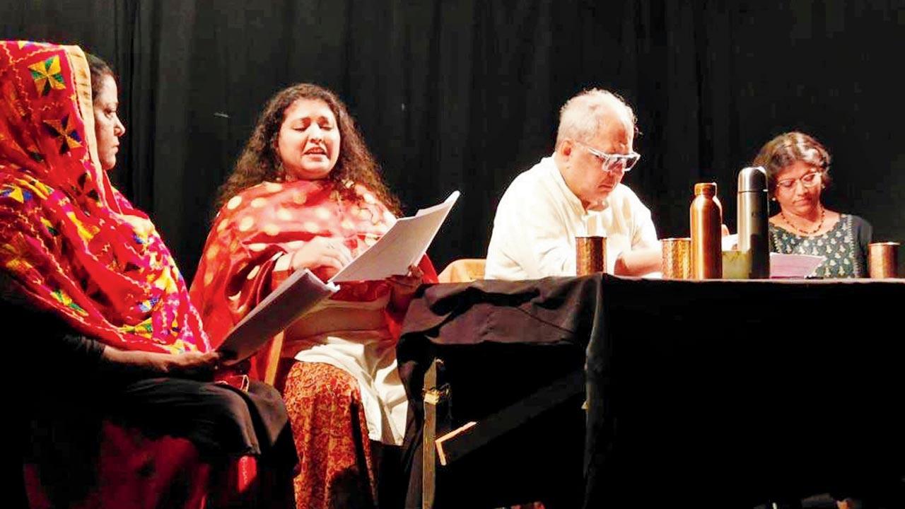 A moment from Mehfil@Prithvi
