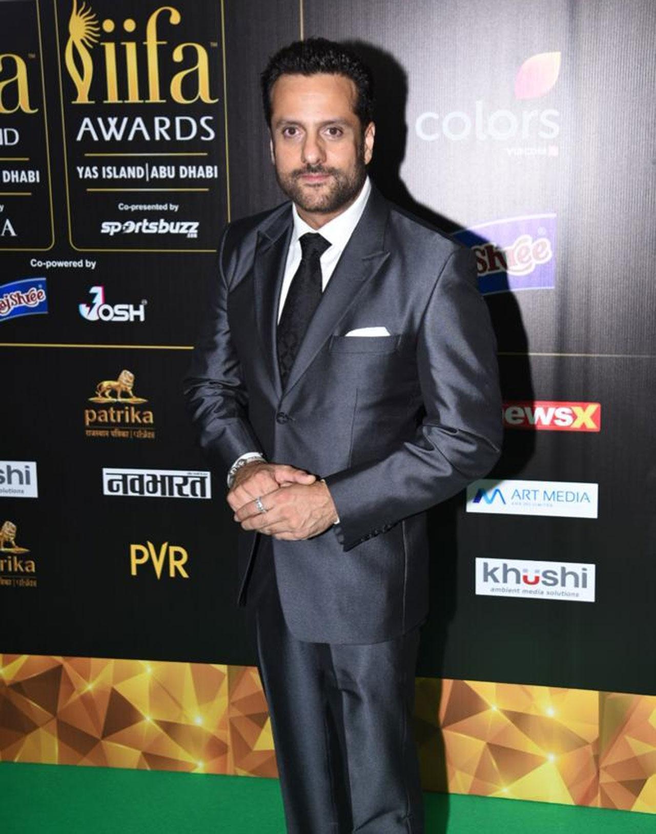 Fardeen Khan, who’s all set for his Bollywood comeback after a gap of over 12 years, looked dapper in a grey suit at the green carpet of IIFA 2022. He has Sanjay Gupta’s Visfot and Anees Bazmee’s No Entry Mein Entry coming up