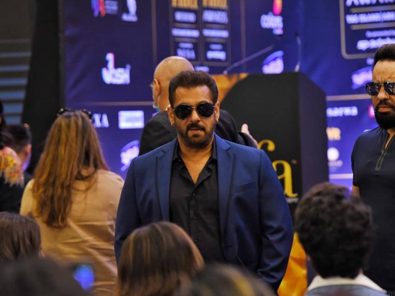 The man himself, Salman Khan, looks dapper in a blue suit and strikes a stylish pose. It has been a while since he performed or even attended an award ceremony and fans are likely to be excited