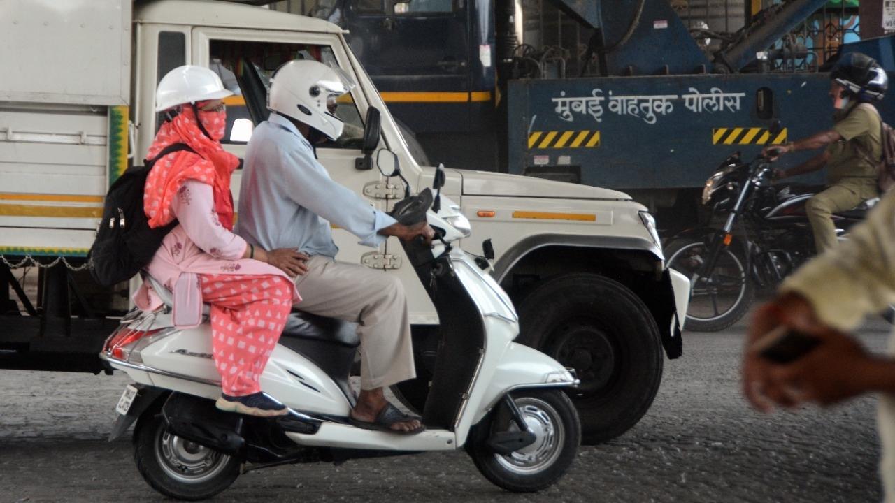 Demand helmets from dealers while buying two-wheelers: Mumbai Traffic Police