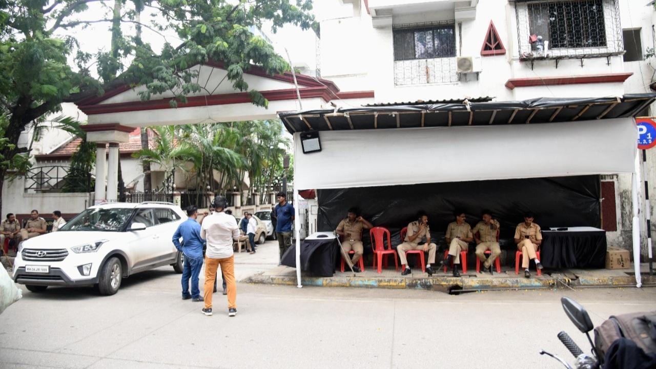 Thane: Six Sena workers held for attack on office of Eknath Shinde's son