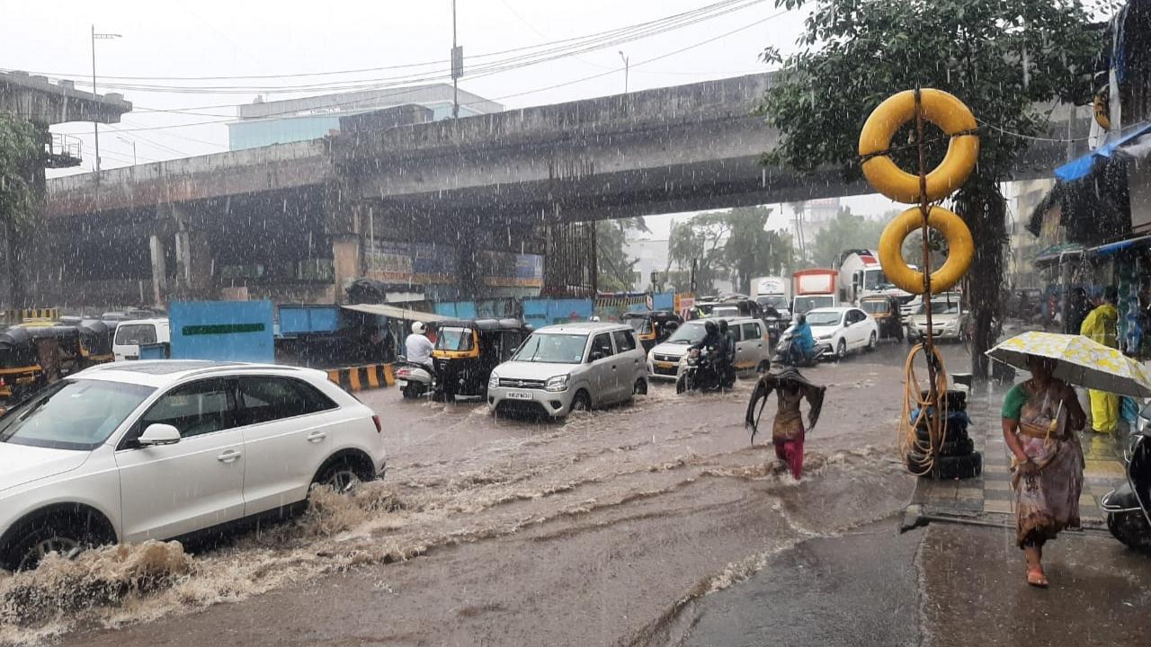 Heavy rain lashes Mumbai, IMD issues yellow alert for next 48 hours