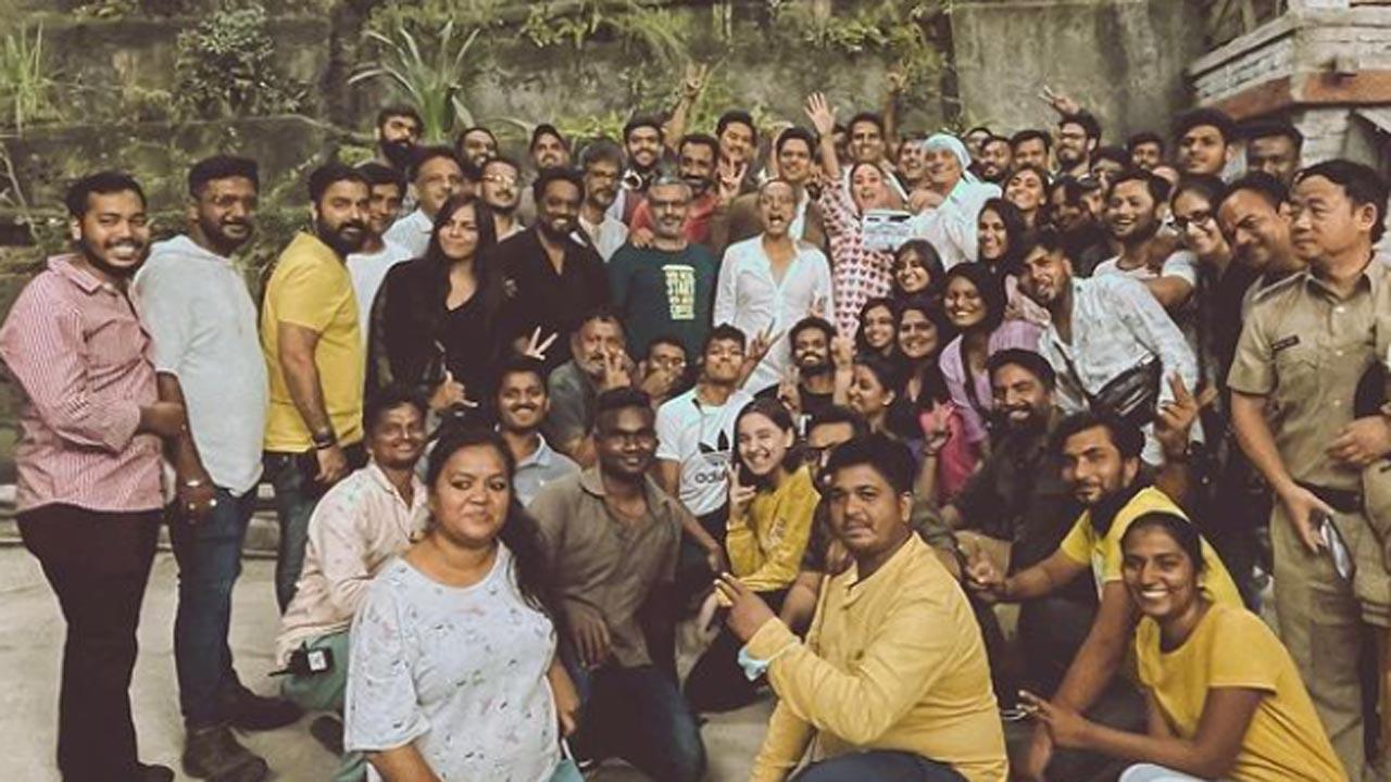 Kareena Kapoor posts pictures from the sets of Sujoy Ghosh's yet-to-be-titled directorial film