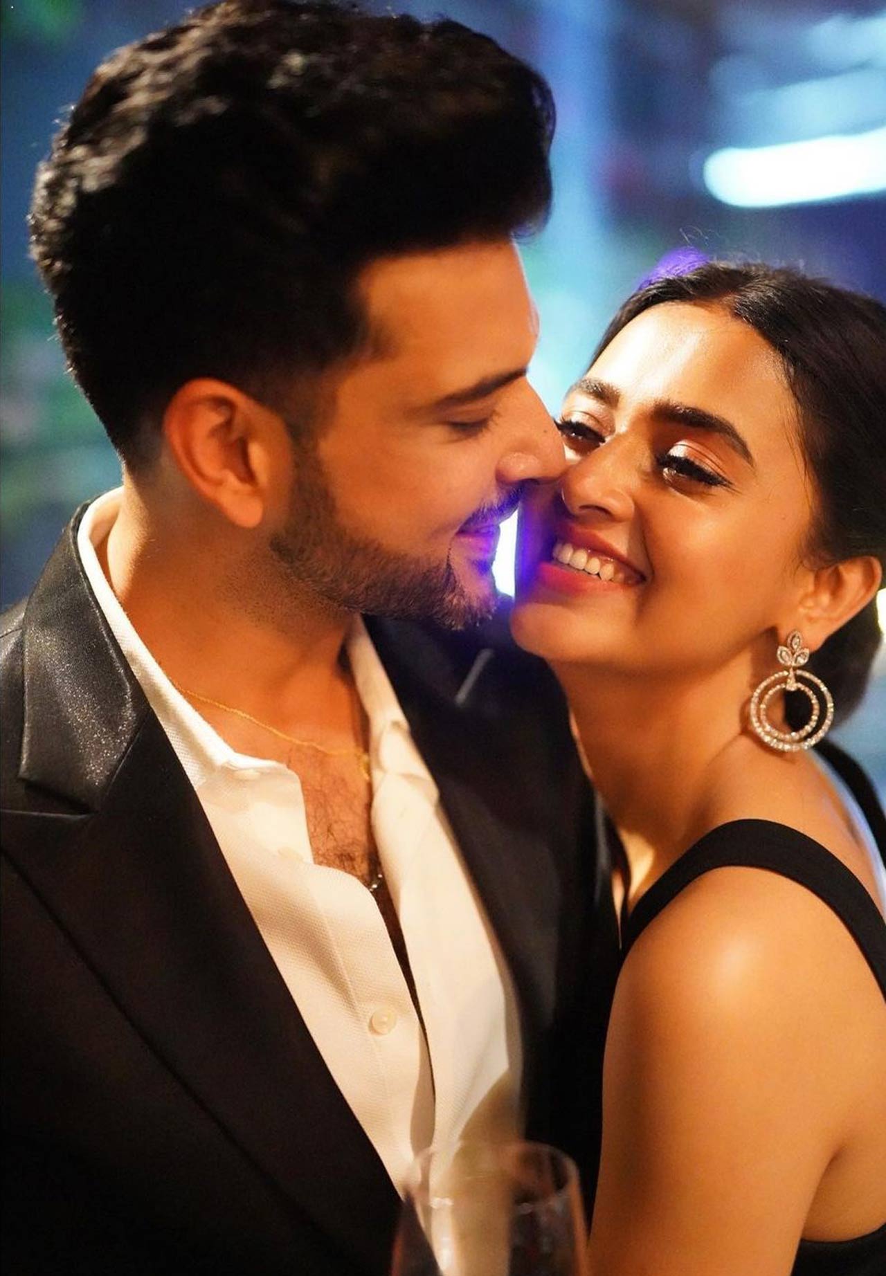 Tejasswi Prakash who rose to fame after her stint in the Bigg Bos 15 house, dropped a 'super-fun' video with her mother and her boyfriend, actor Karan Kundrra's mom on social media. While the internet couldn't get over it, the fun reel shared the 'dope' side of her mums