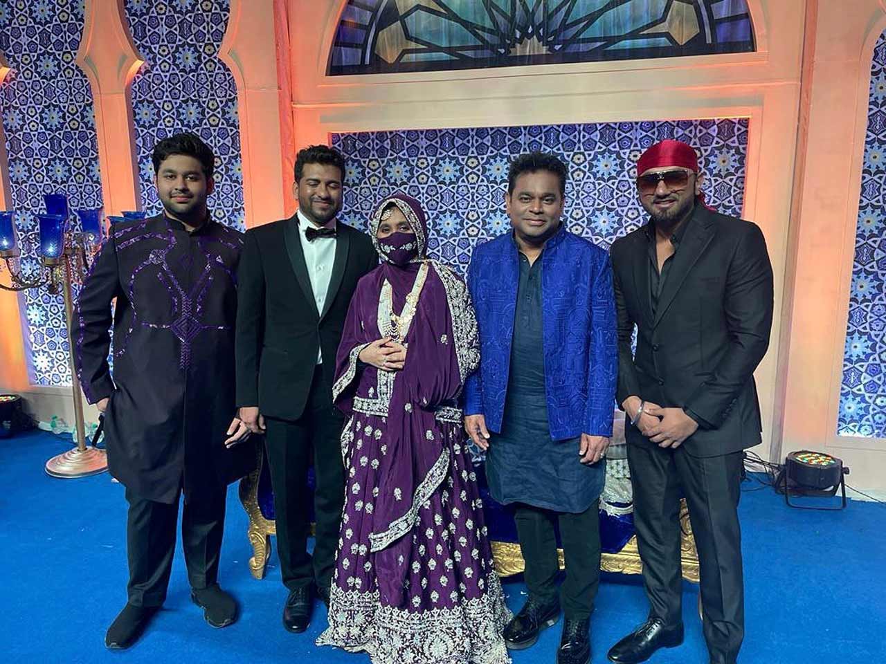 Honey Singh and Sonu Nigam from the music industry attended the wedding reception and blessed the couple. Honey Singh also took to his Instagram to share a picture from the reception as he wrote in the caption, 