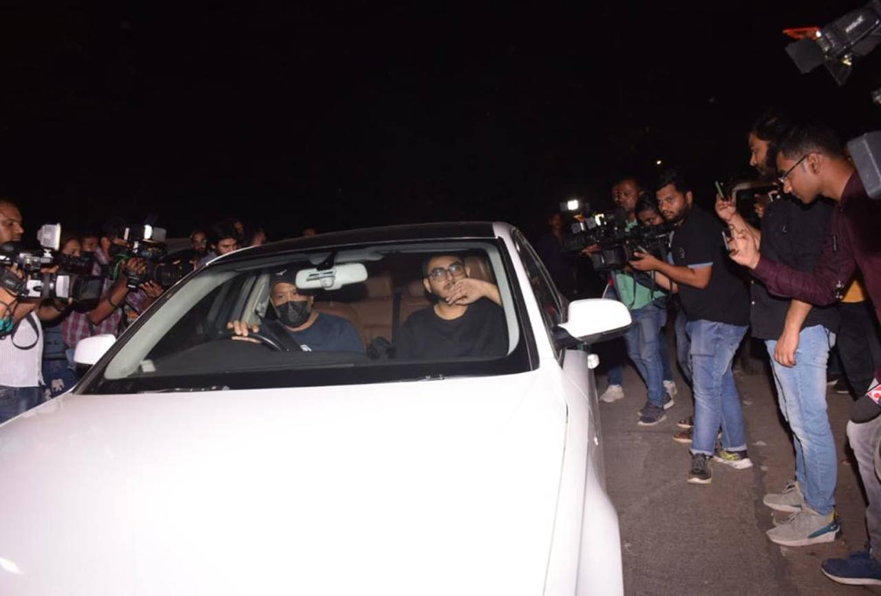 The family of the singer arrived in Kolkata on June 1. The mortal remains of the singer were kept at SSKM hospital where the postmortem was done. The mortal remains of KK were handed over to the family after the postmortem. A probe into the matter is underway. Investigators are waiting for the preliminary report of the postmortem.
 