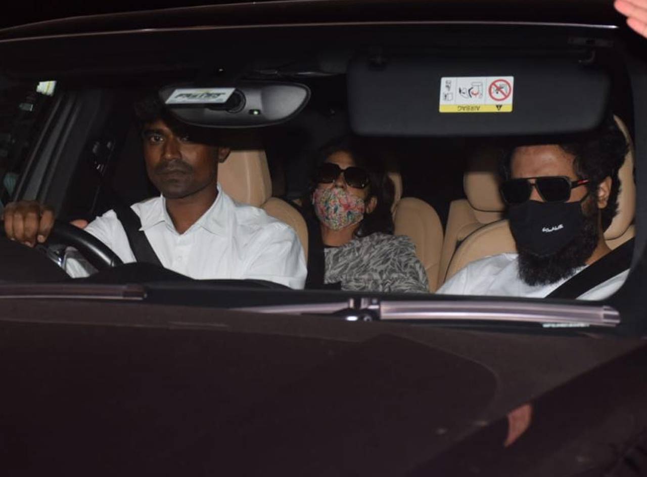 The West Bengal Government gave a gun salute to singer KK. Mamata Banerjee, the Chief Minister of the State, also paid her last respects to the singer.