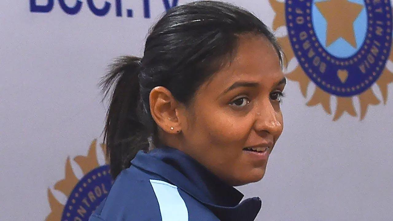 Harmanpreet Kaur overtakes Mithali Raj to become leading run-scorer for India in women's T20Is