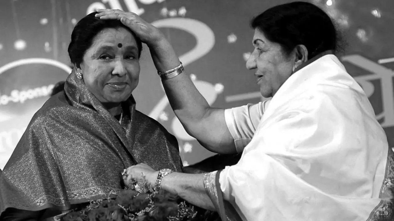 Asha Bhosle: Lata didi loved colours like pink and blue but always chose to wear white