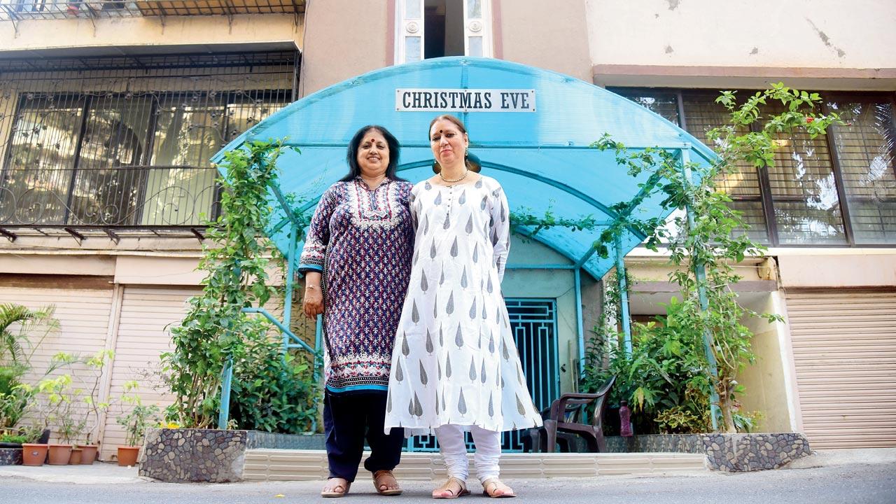 Jeroo Mulla and Gilda Mathew on their home turf. Pics/Shadab Khan