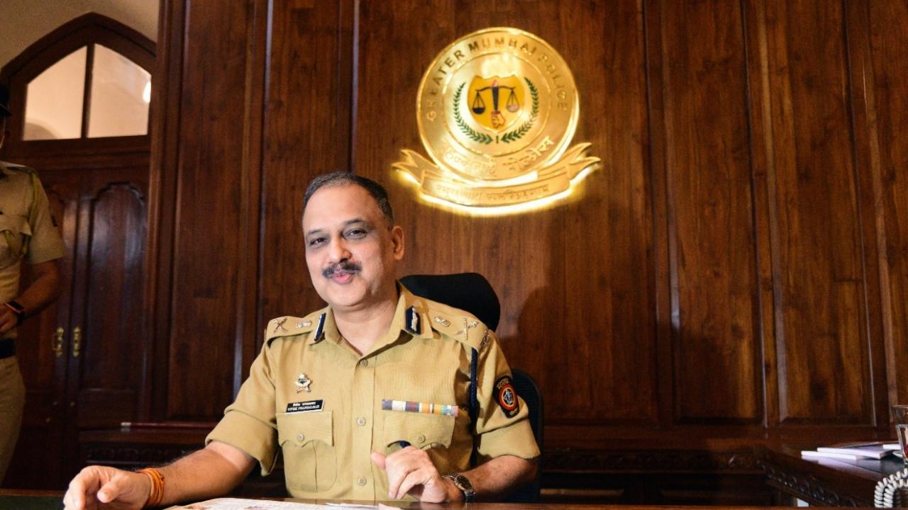 Top IPS officer Phansalkar takes charge as new Mumbai police commissioner