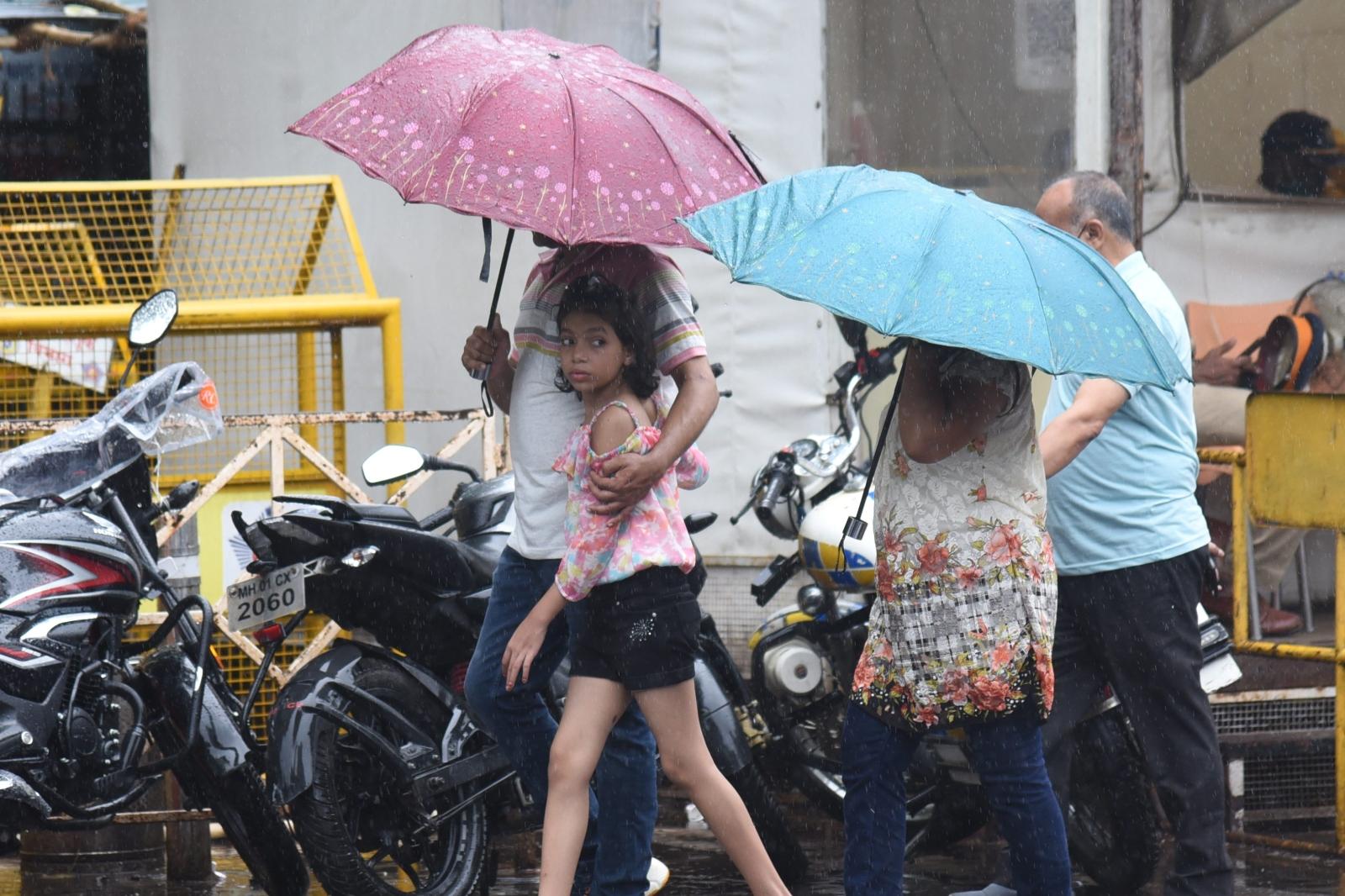 With the fresh spell of rain, the air quality in Mumbai is in the 'good category'. System of Air Quality and Weather Forecasting And Research (SAFAR), a government agency, today morning informed that the overall AQI is at 29 at 8:45 AM. Pic/PTI