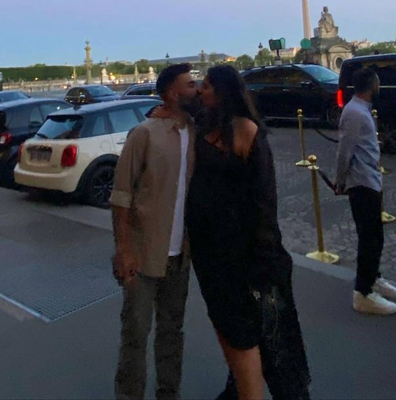 Sonam Kapoor turned 37 on June 9 and the birthday celebrations happened in both London and Paris. Kapoor had the company of her husband Anand Ahuja, sister Rhea Kapoor, and Karan Boolani. Here, the husband kisses the wife and makes her day all the more special