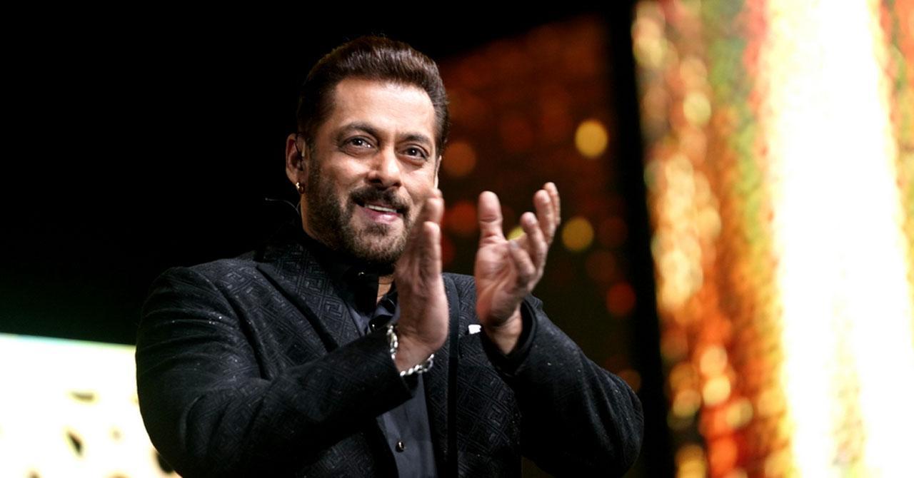 IIFA 2022: Salman Khan gets emotional talking about his struggling days