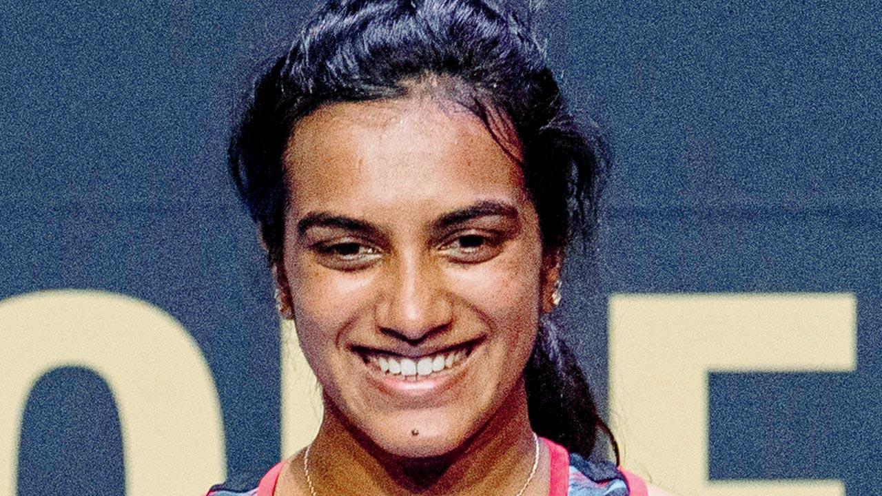 Sindhu, Sen enter quarter-finals