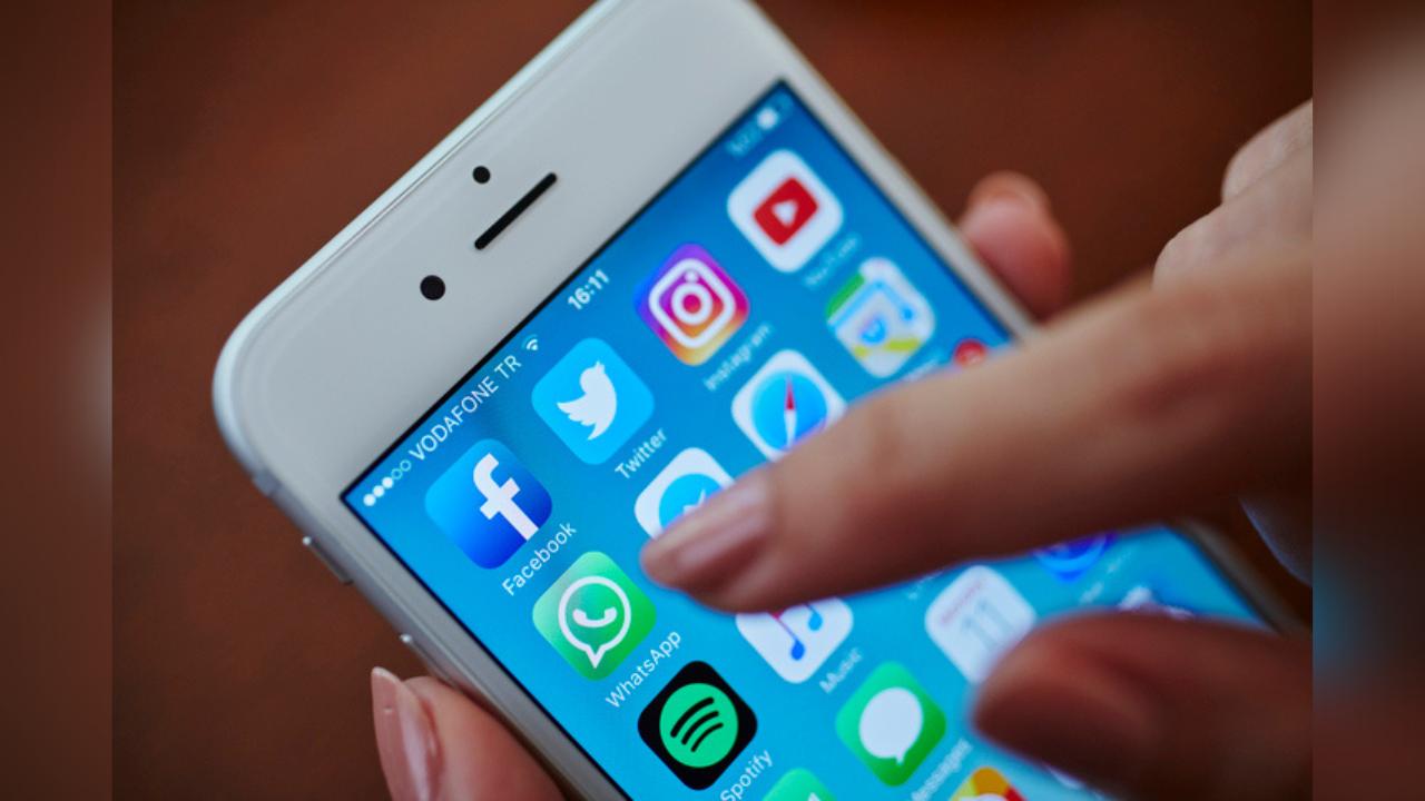 WhatsApp to let users hide profile pictures, 'Last Seen' from specific people