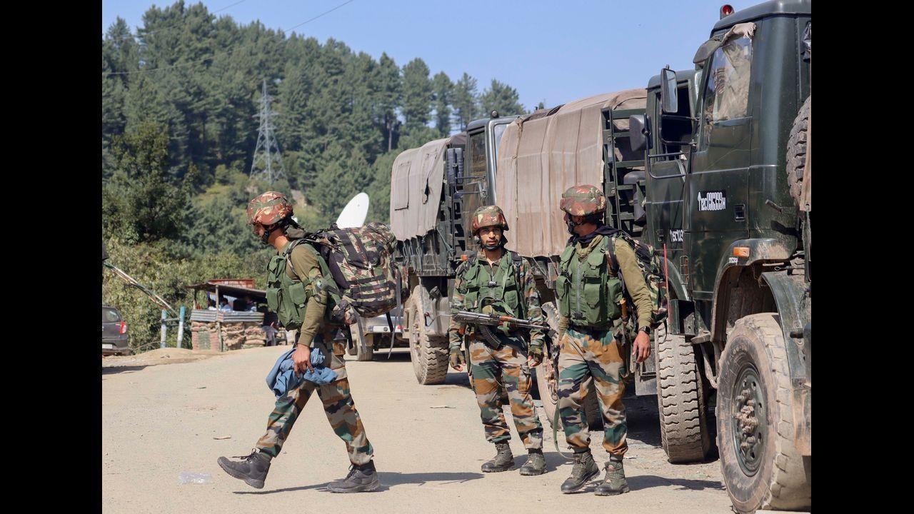 WATCH VIDEO: Burqa-clad woman hurls bomb at CRPF bunker in J-K's Sopore, identified