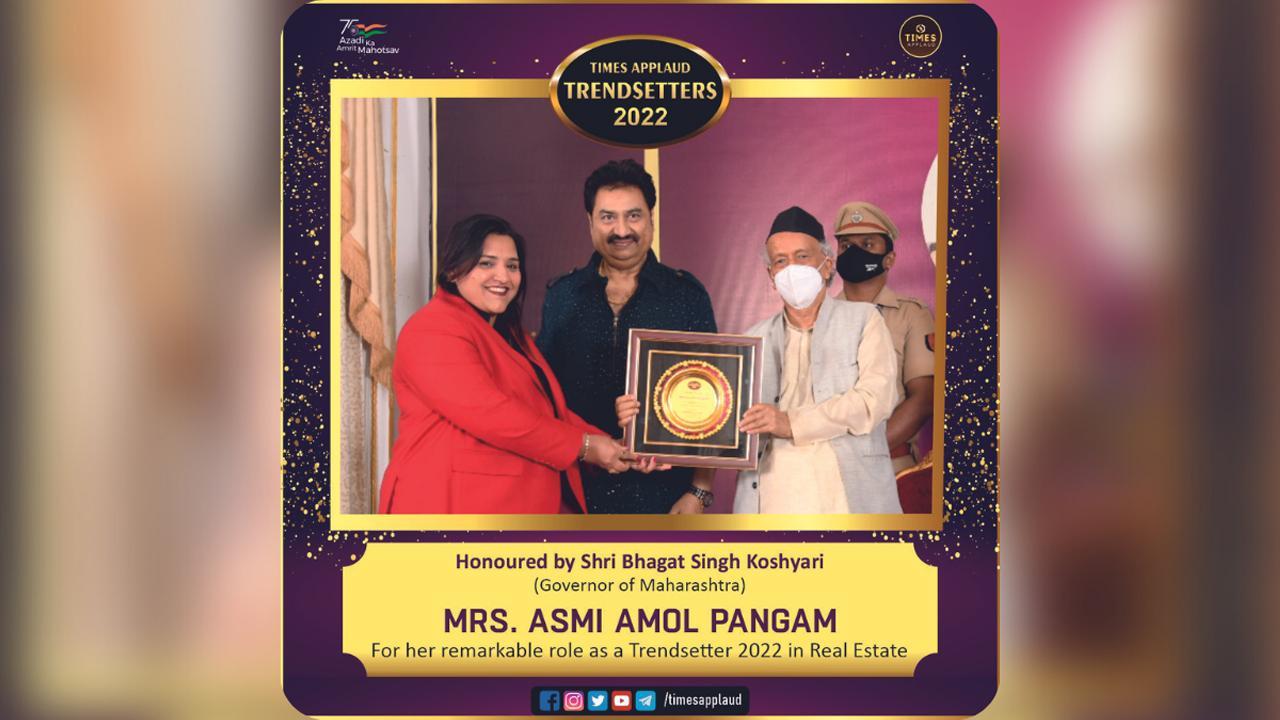 Mrs. Asmi Amol Pangam gets the Trendsetter 2022 award 