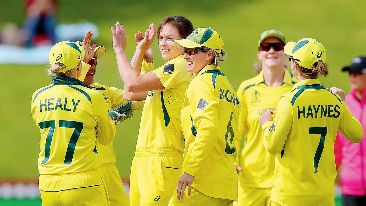 Dominant Aussies beat Windies by 7 wickets