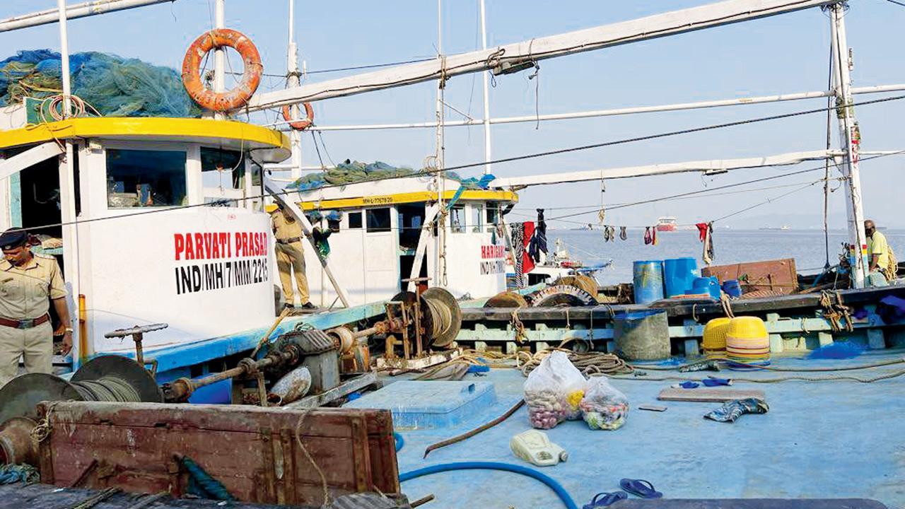 Yellow Gate police seize 11,000 litres of diesel from 2 boats, 2 held