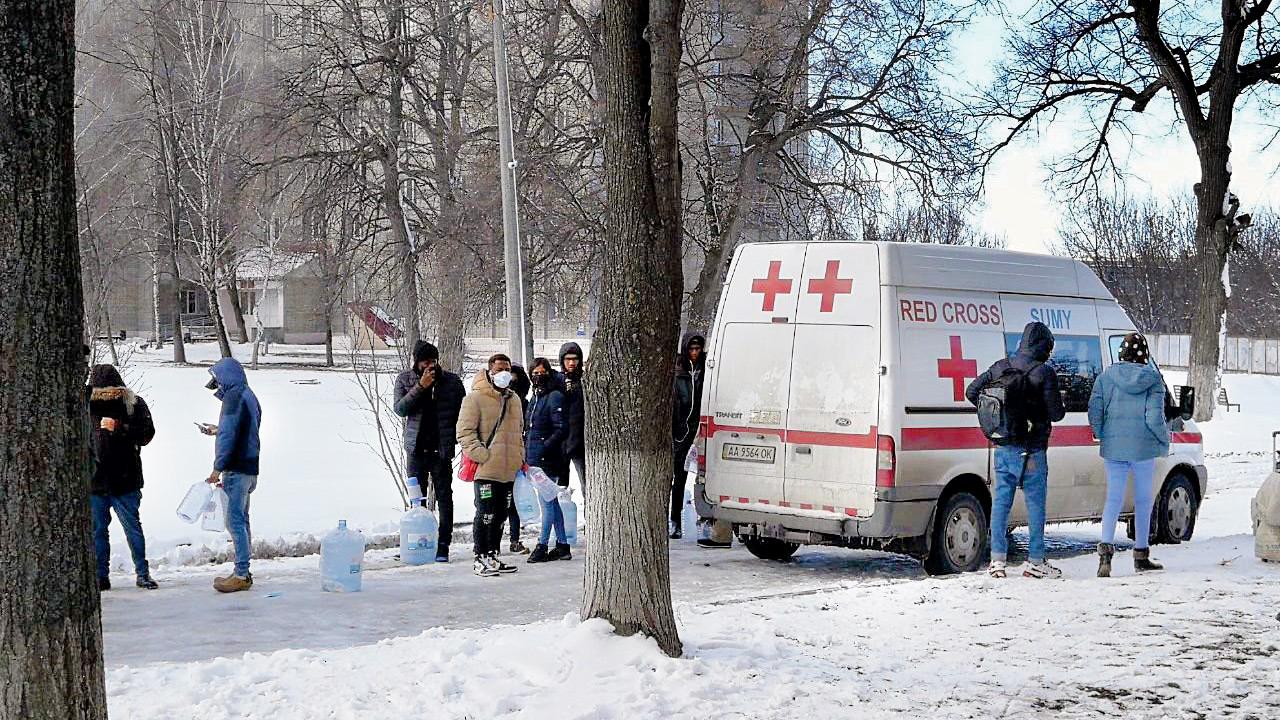 Red Cross Ukraine in coordination with the Indian World Forum delivers humanitarian aid to the students stuck in Sumy on Sunday. Pic/ANI