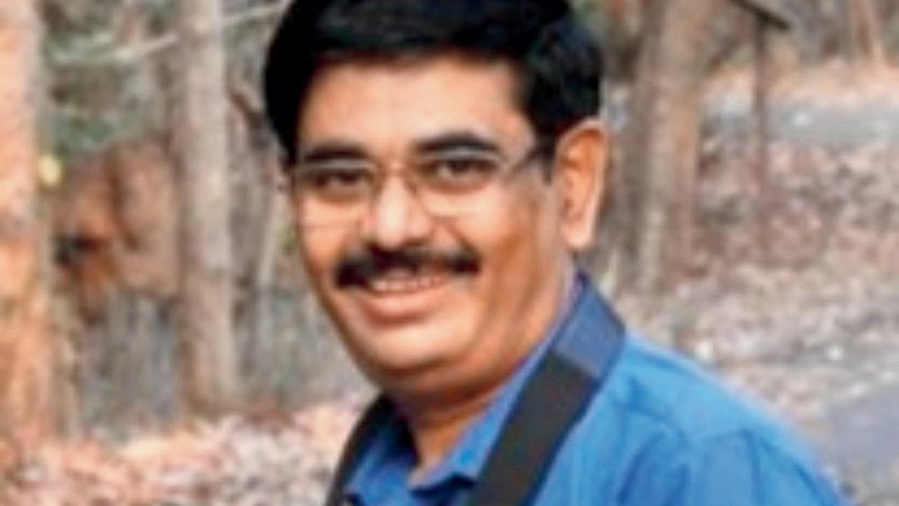 Dr Raju Kasambe
