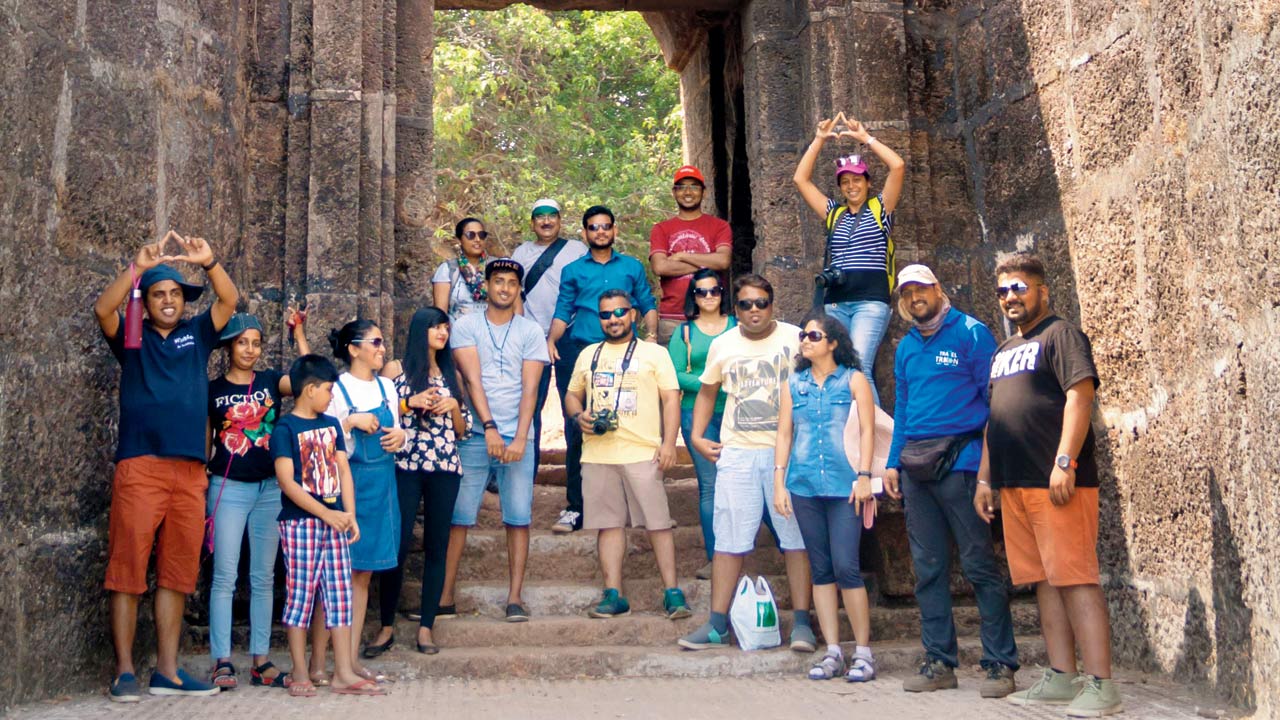 Visitors at Bankot fort