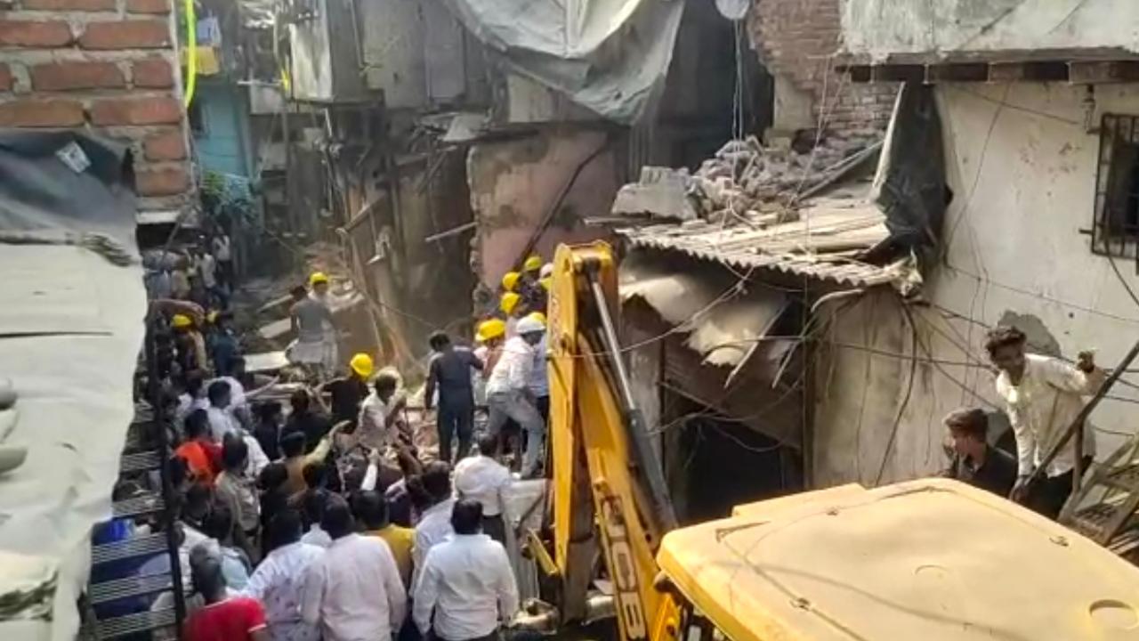 Mumbai: Project supervisor arrested over house collapse in Kurla