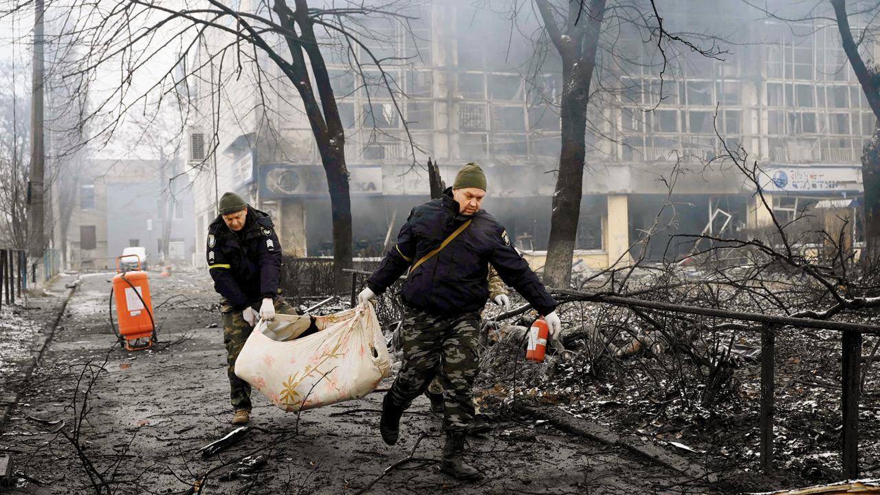  Russia claims it has seized port city of Kherson